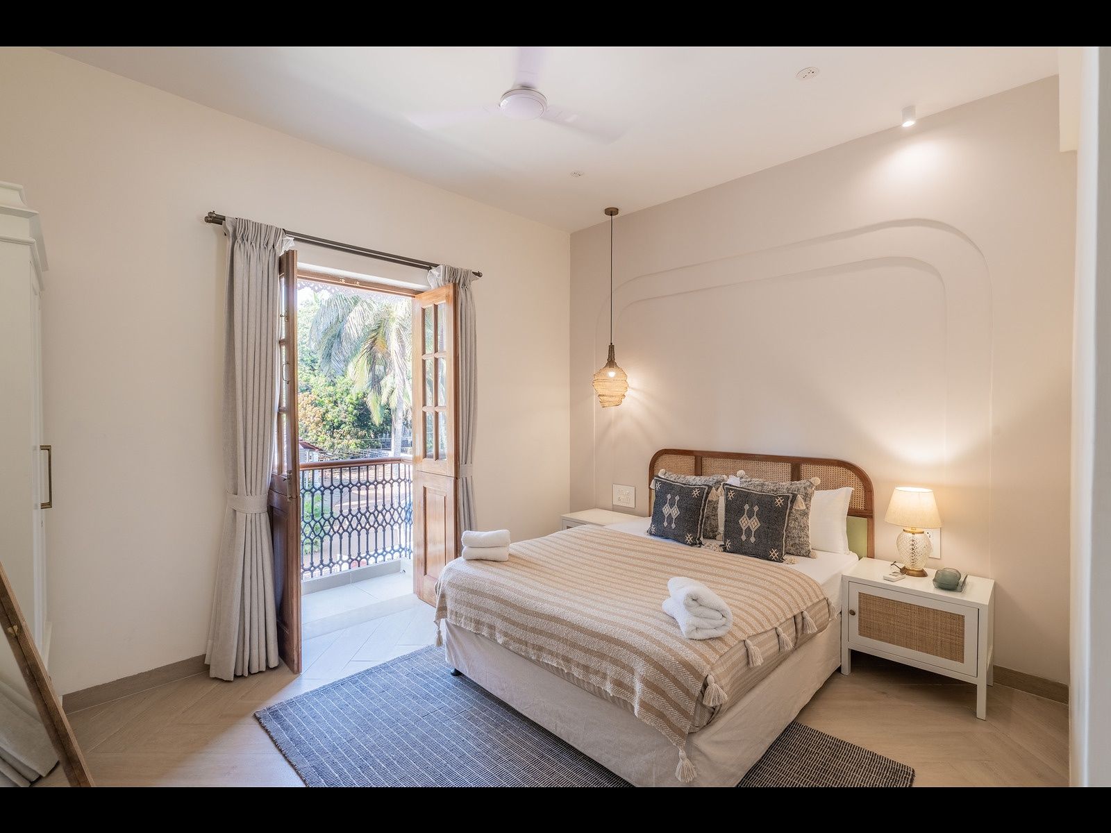 ELIVAAS-Opalys 4 BHK Villa with private pool and lift, Arpora ELIVAAS-Opalys, 4 BHK Villa, with private pool and lift 2