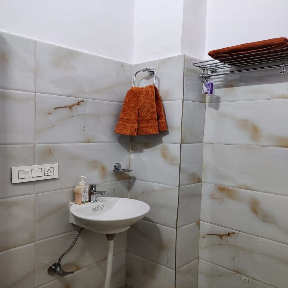 Comfort Inn Rooms Classic AC 4