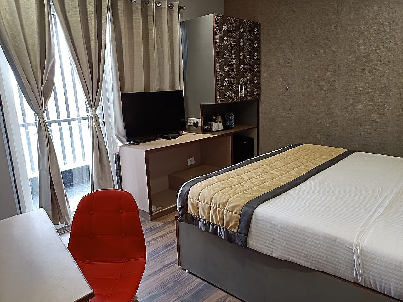 Western Blu Deluxe Double Room 2