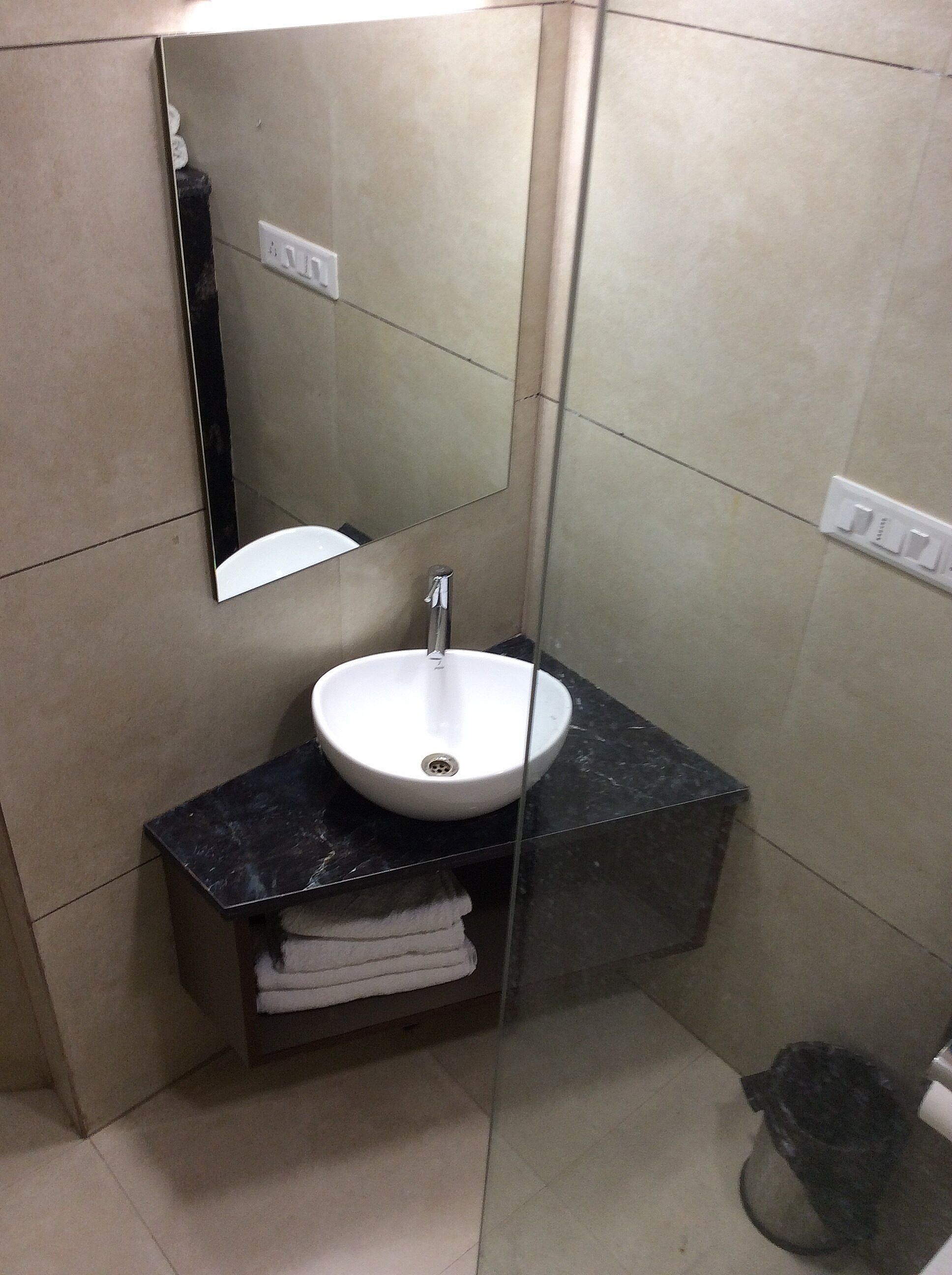 Western Blu Deluxe Double Room 8