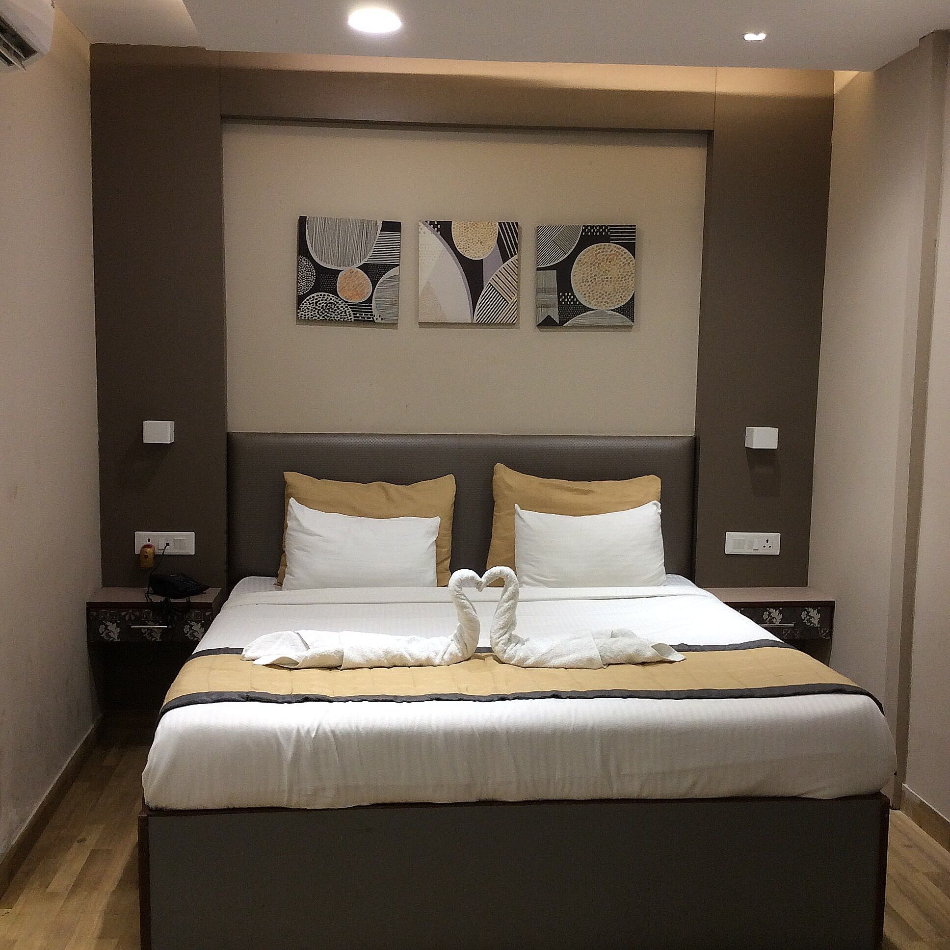 Western Blu Deluxe Double Room