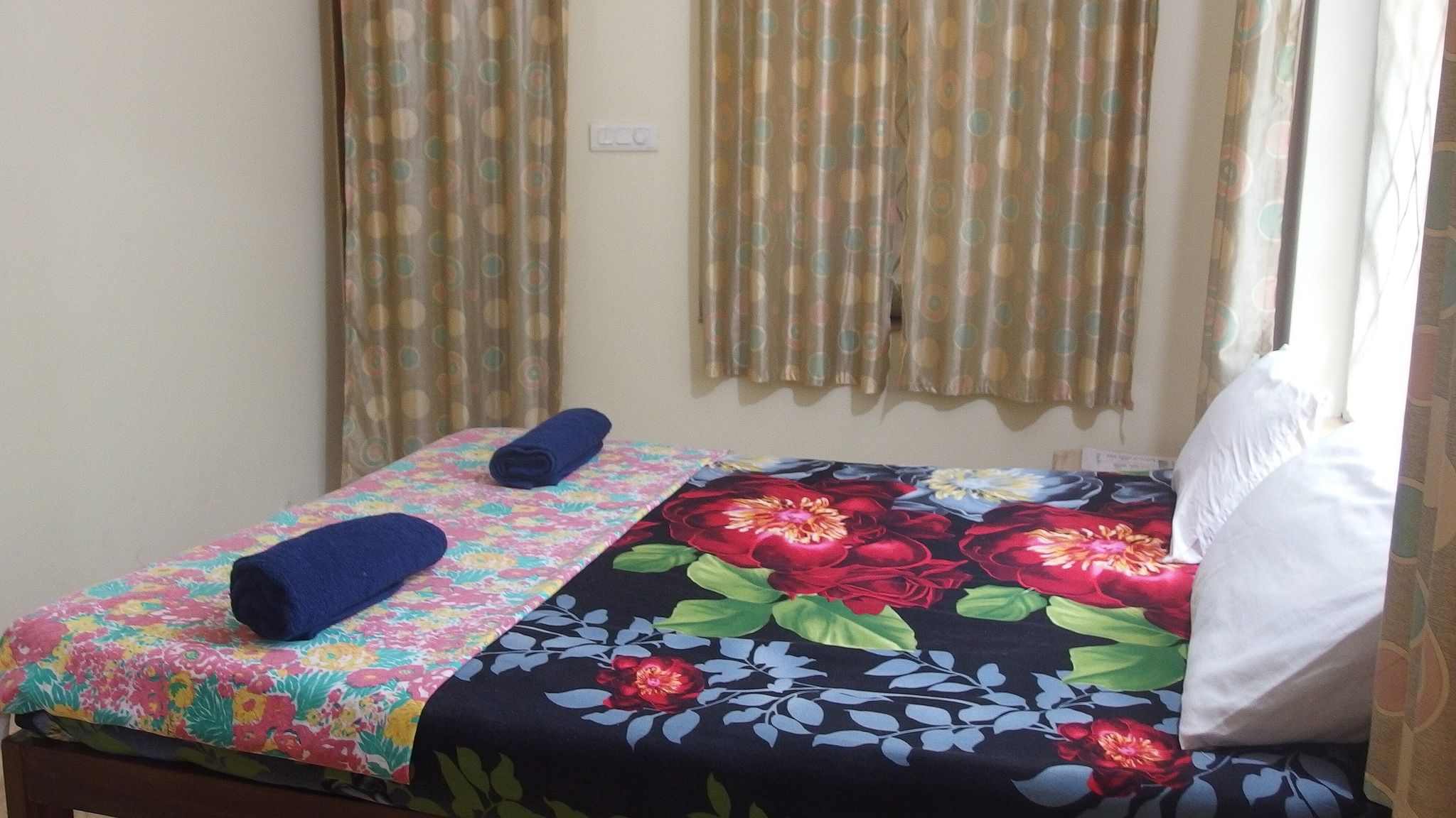 Yellow House ( NO CHILD ALLOWED BELOW 12 YEARS) Standard NON AC Room 5