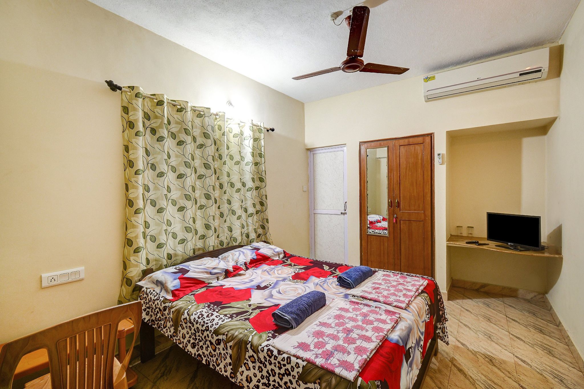 Yellow House ( NO CHILD ALLOWED BELOW 12 YEARS) Standard NON AC Room 7