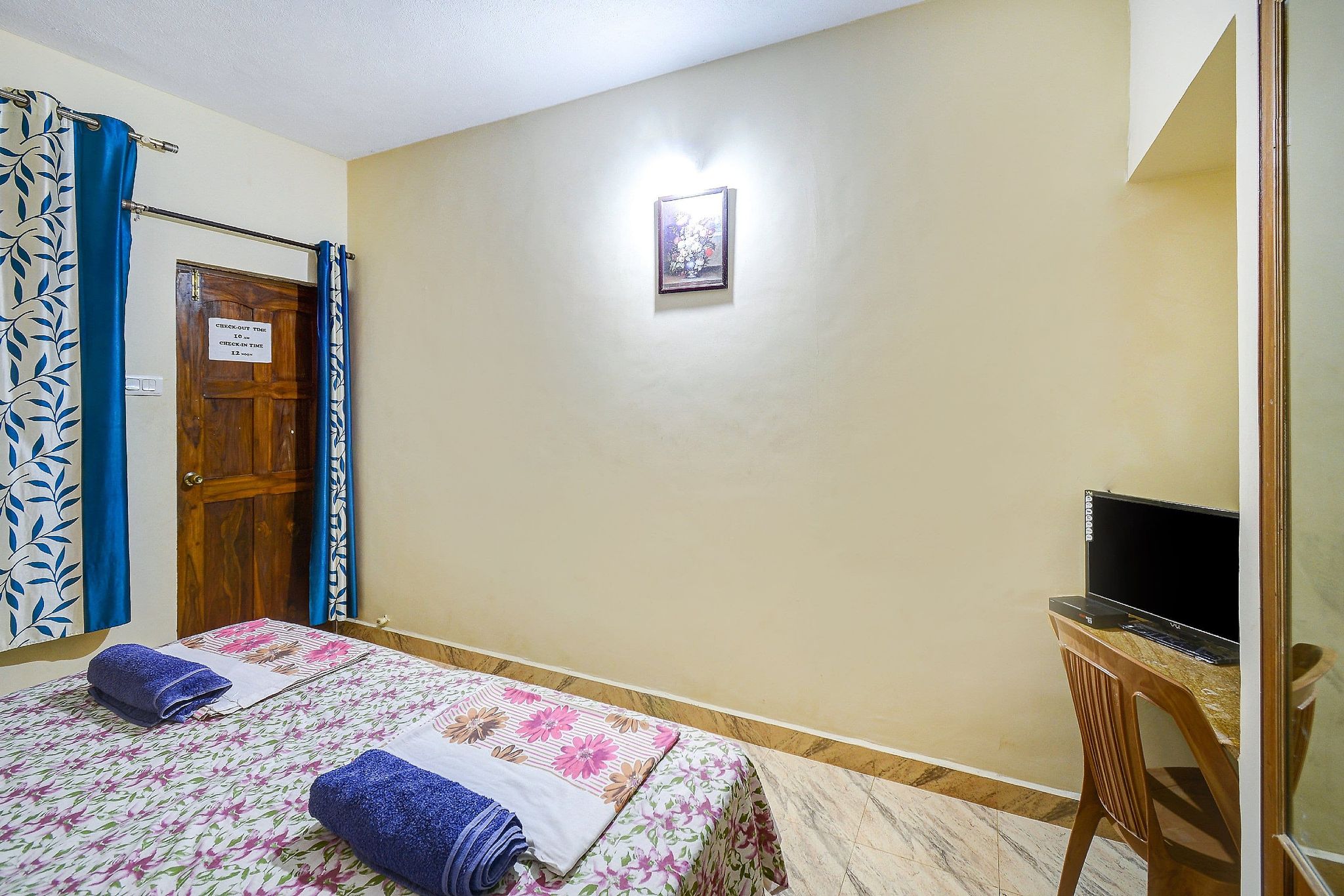 Yellow House ( NO CHILD ALLOWED BELOW 12 YEARS) Standard NON AC Room 6