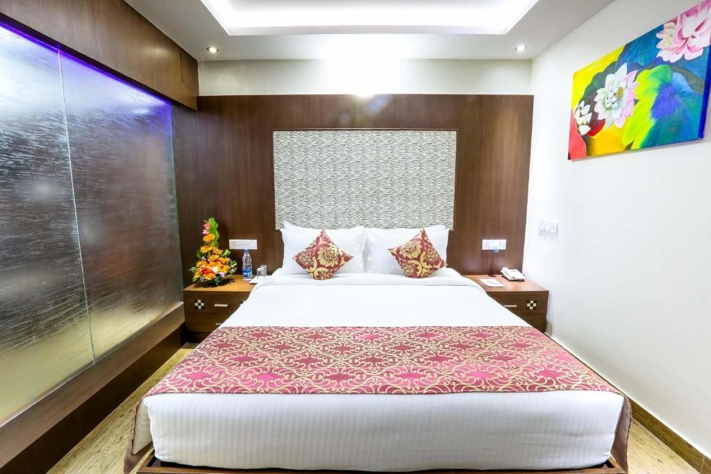 R D Suites Koramangala Deluxe Double Room