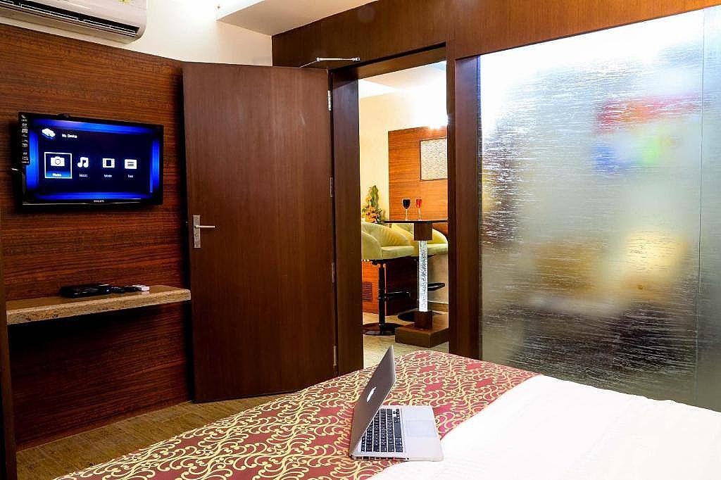 R D Suites Koramangala Deluxe King Suite 5