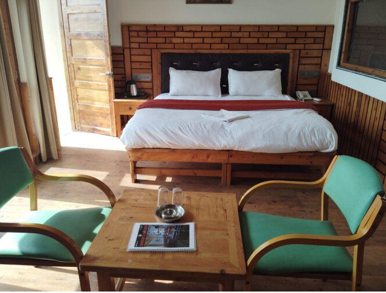 Executive Wood Suite With Balcony