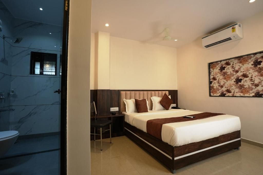MEGH INN Deluxe Double Room 4
