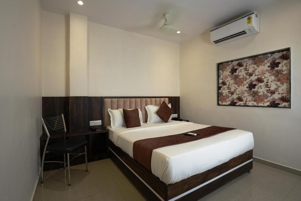 MEGH INN Deluxe Double Room