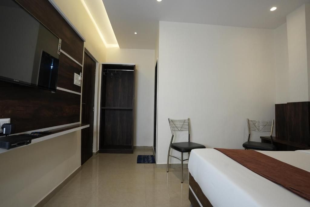 MEGH INN Deluxe Double Room 6