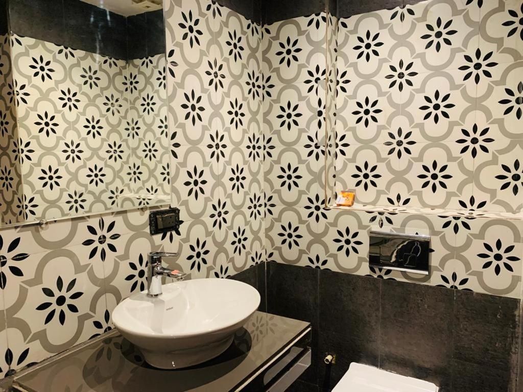 Hotel The Palassio Deluxe AC Room 8