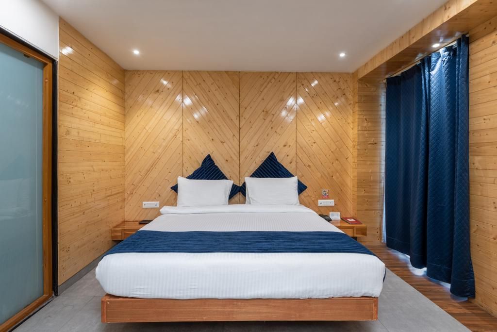 MV Acosta by Lawrence Group Super Deluxe Room 2