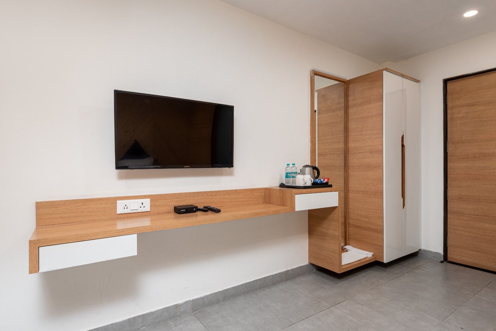 MV Acosta by Lawrence Group Super Deluxe Room 5