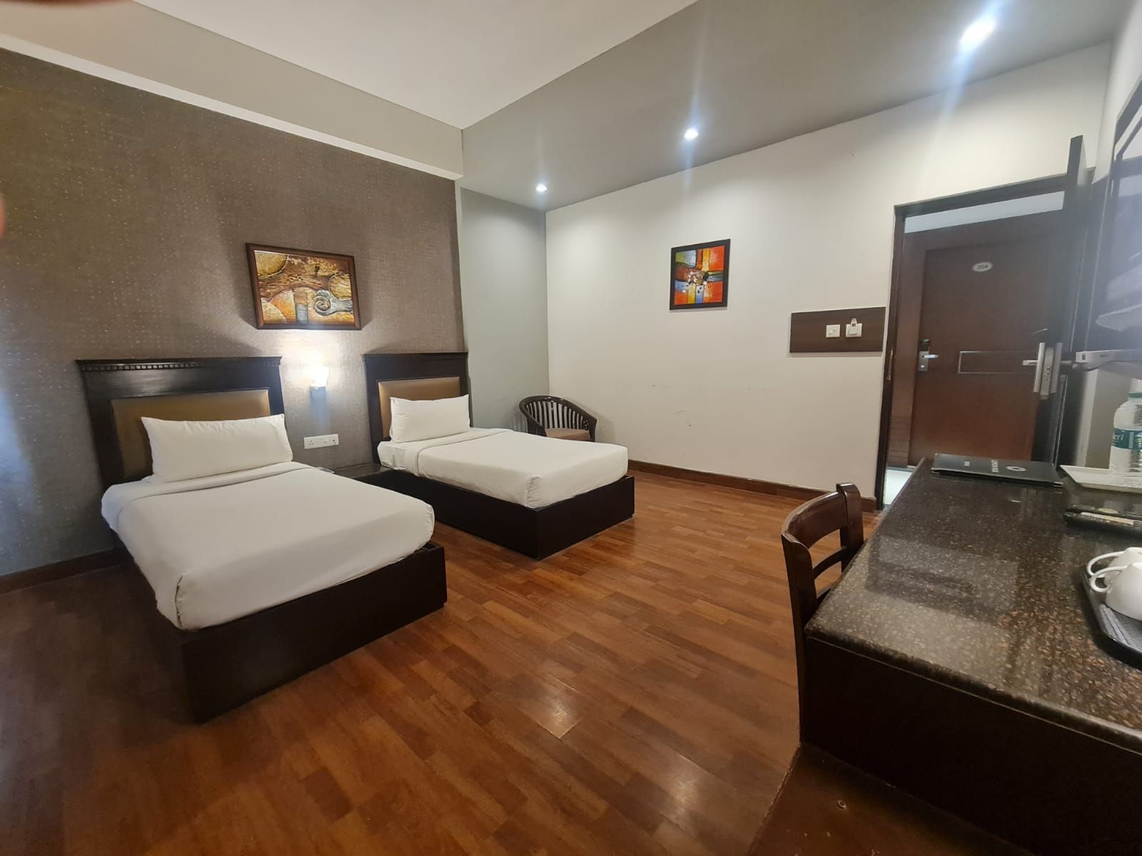 Hotel Lemon Park Deluxe Twin Bed Room 3