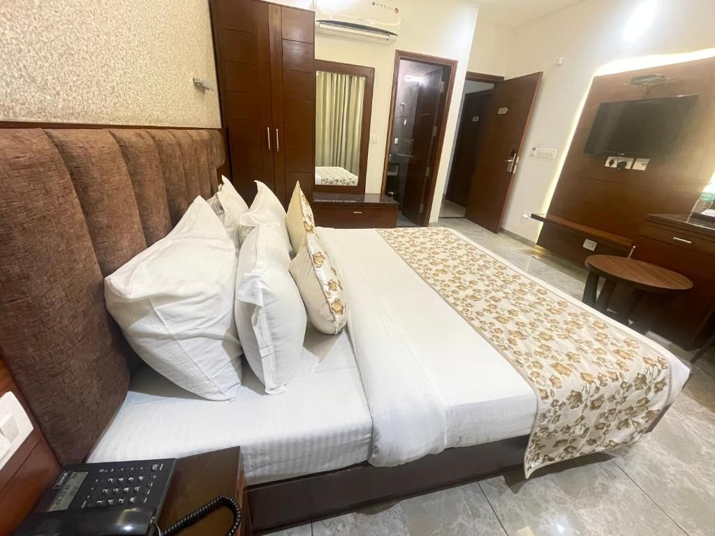 Hotel The Saffron Executive Room 2