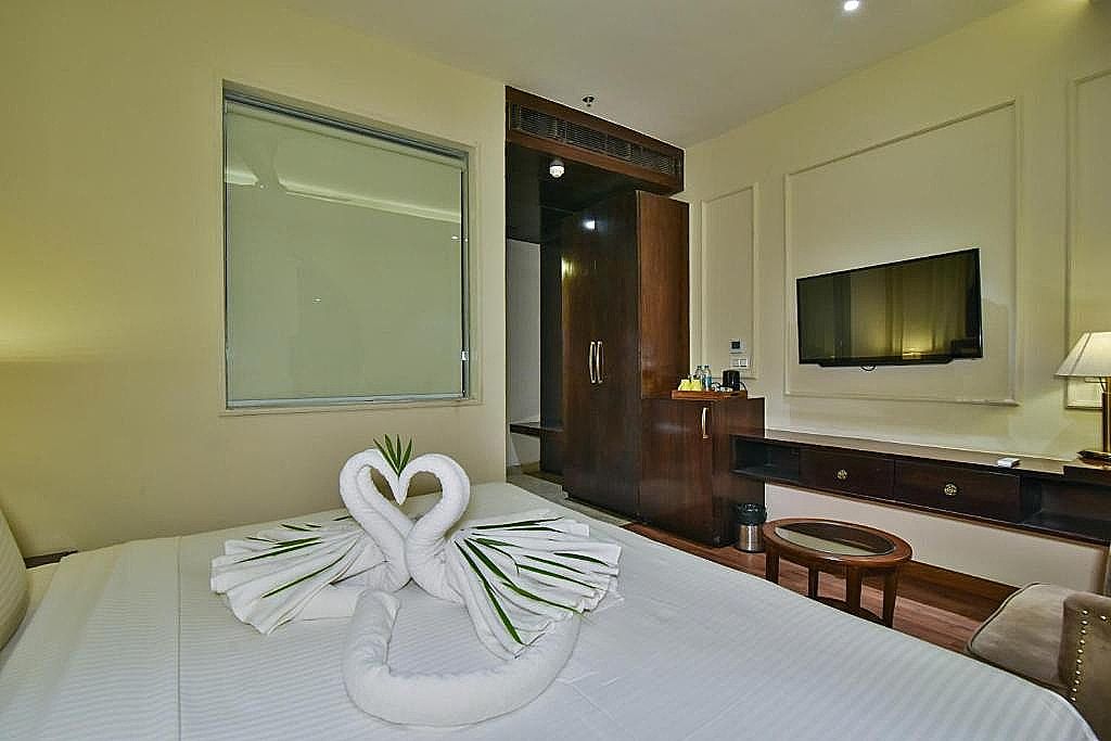 BR Grand Deluxe Room 8