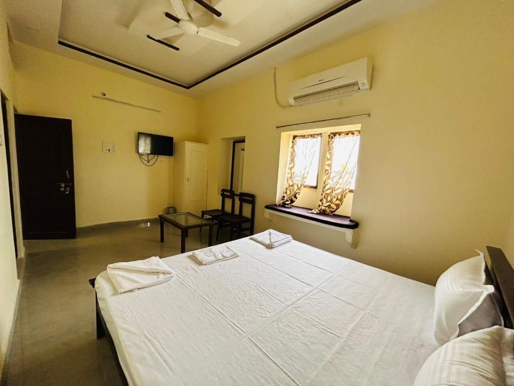 Hotel Sungold Jaisalmer Deluxe Double Room
