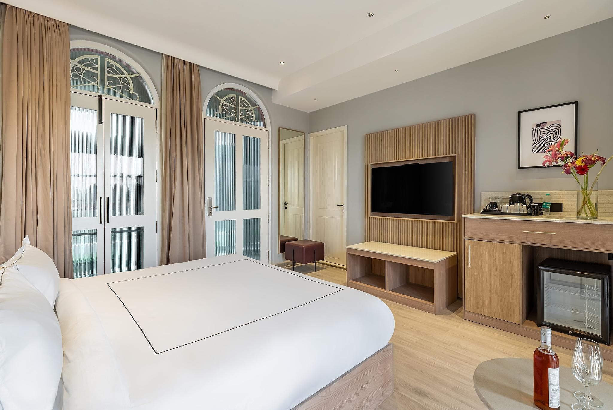 Courtyard Room