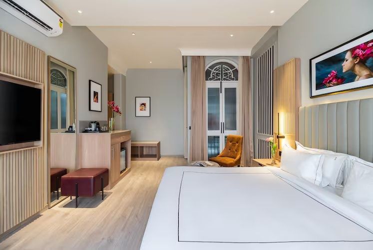 Courtyard Rooms with City View