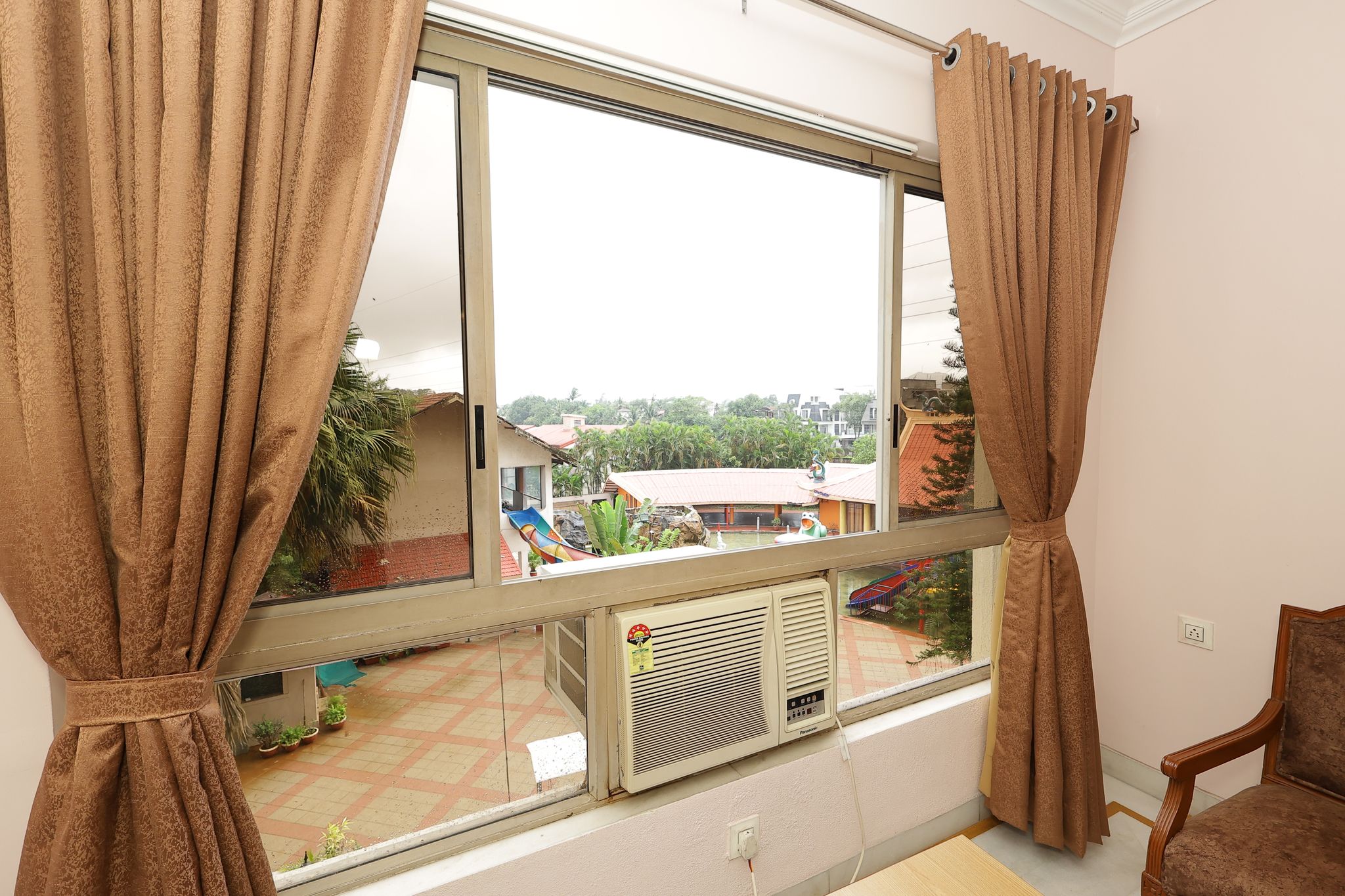 KAILASH PARBAT HOTEL Deluxe Double Room 4