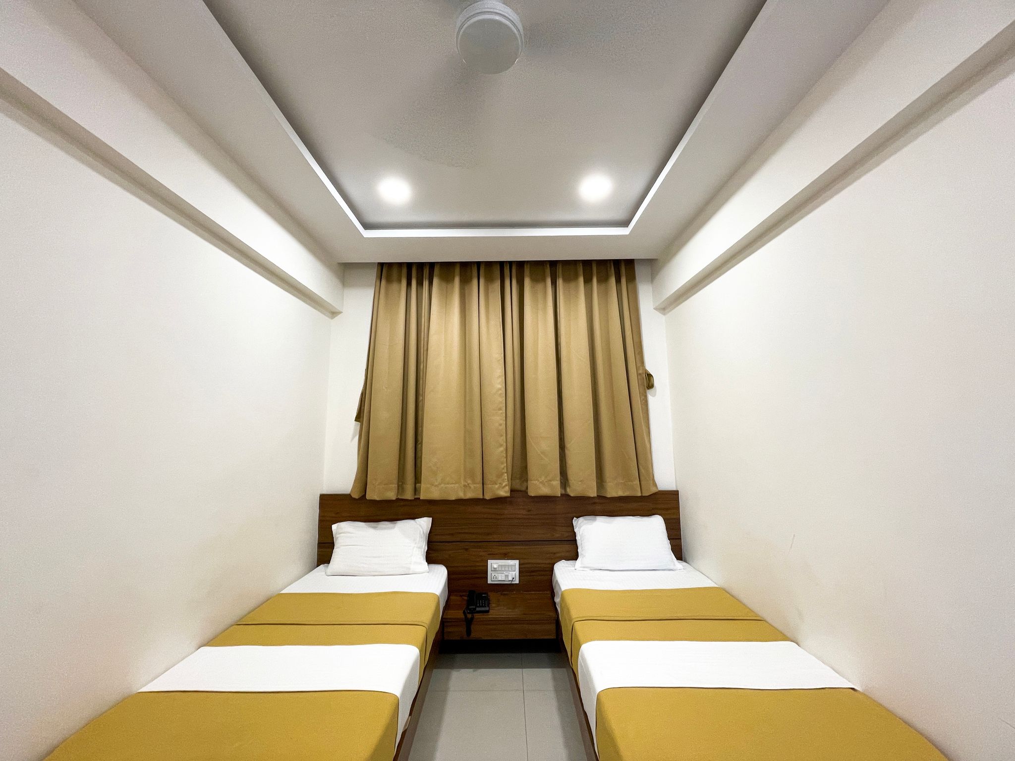 StayGuru Hari Om Residency Double Deluxe Room 3