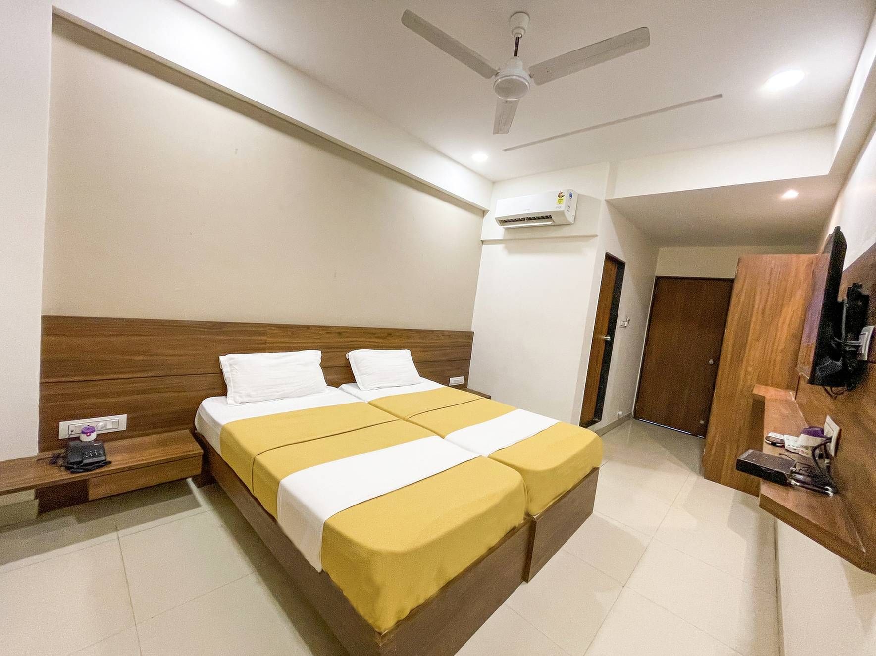 StayGuru Hari Om Residency Superior Deluxe Room 4