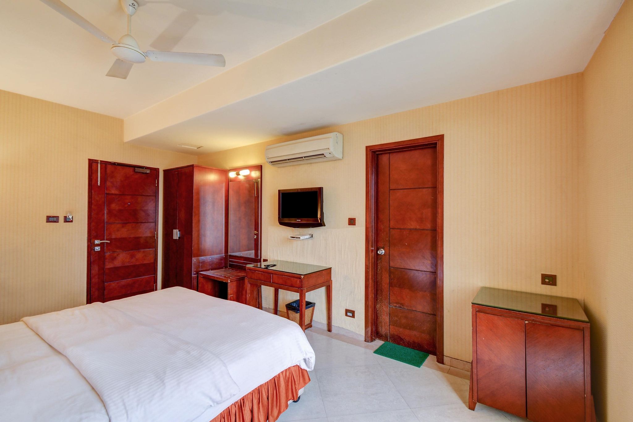 Club Room
