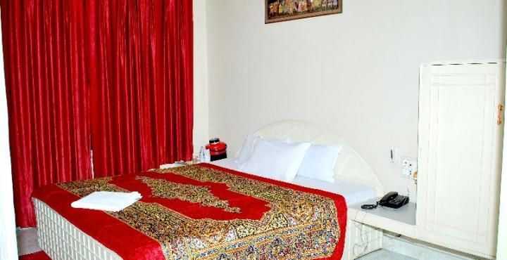 CENTRE POINT SPECIAL