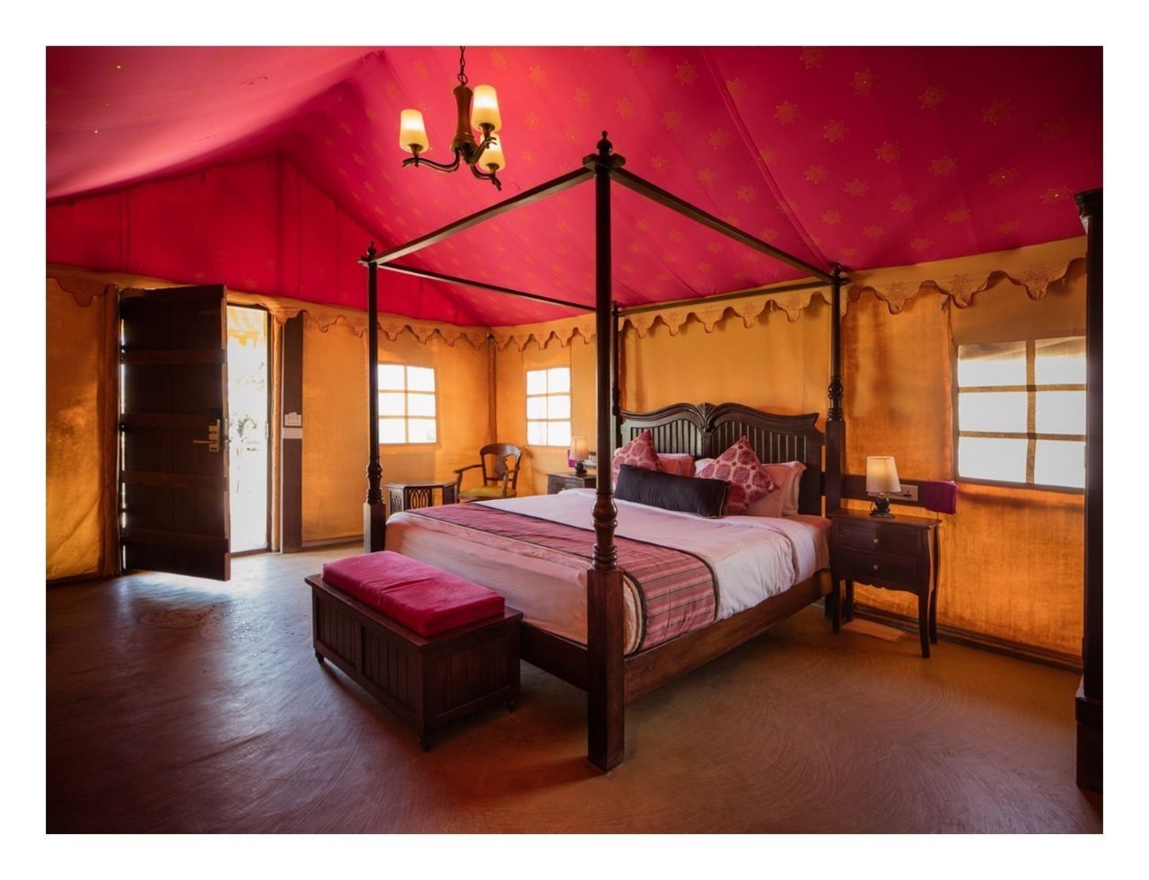 Deluxe Ac Hut King-size bed