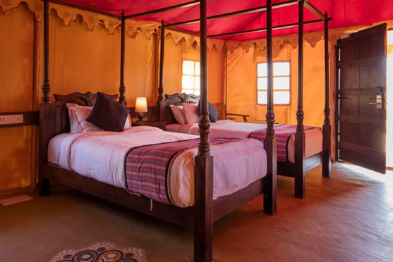 Deluxe Ac Hut Queen-size beds