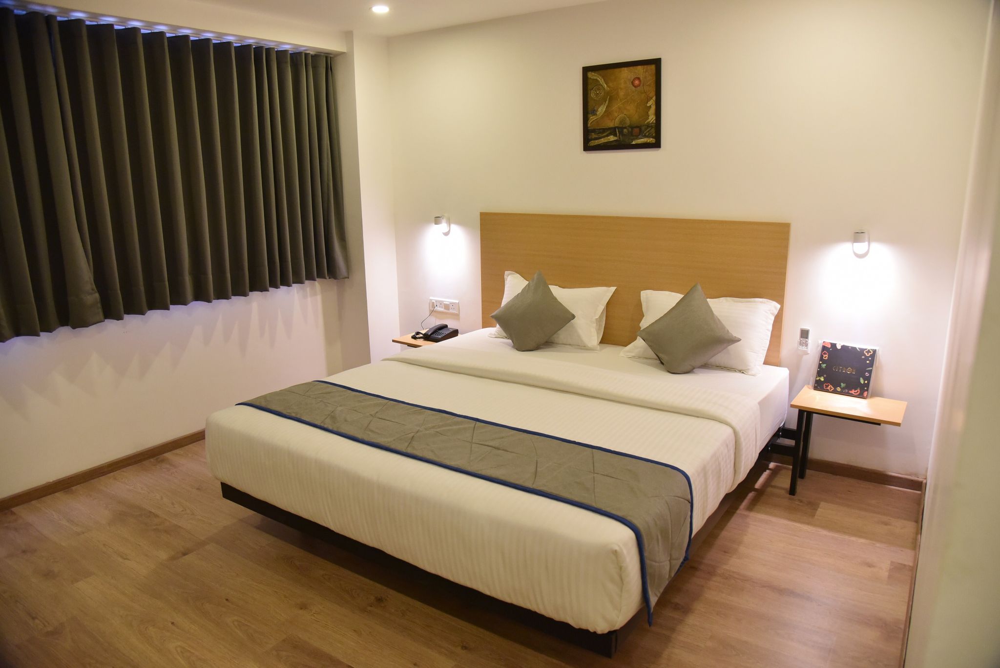 Luxe Queen Room with City View