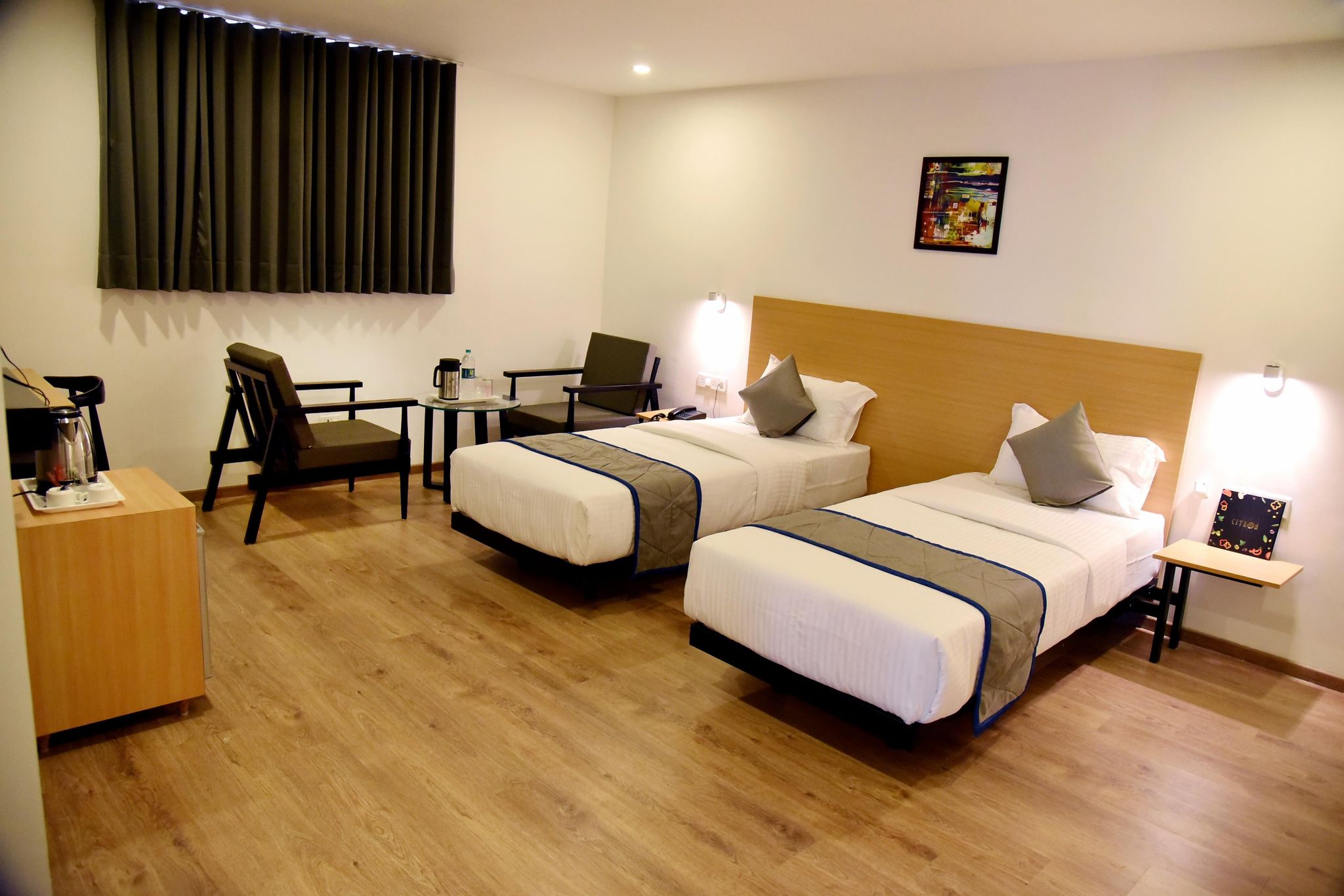 Luxe Twin Room with City View