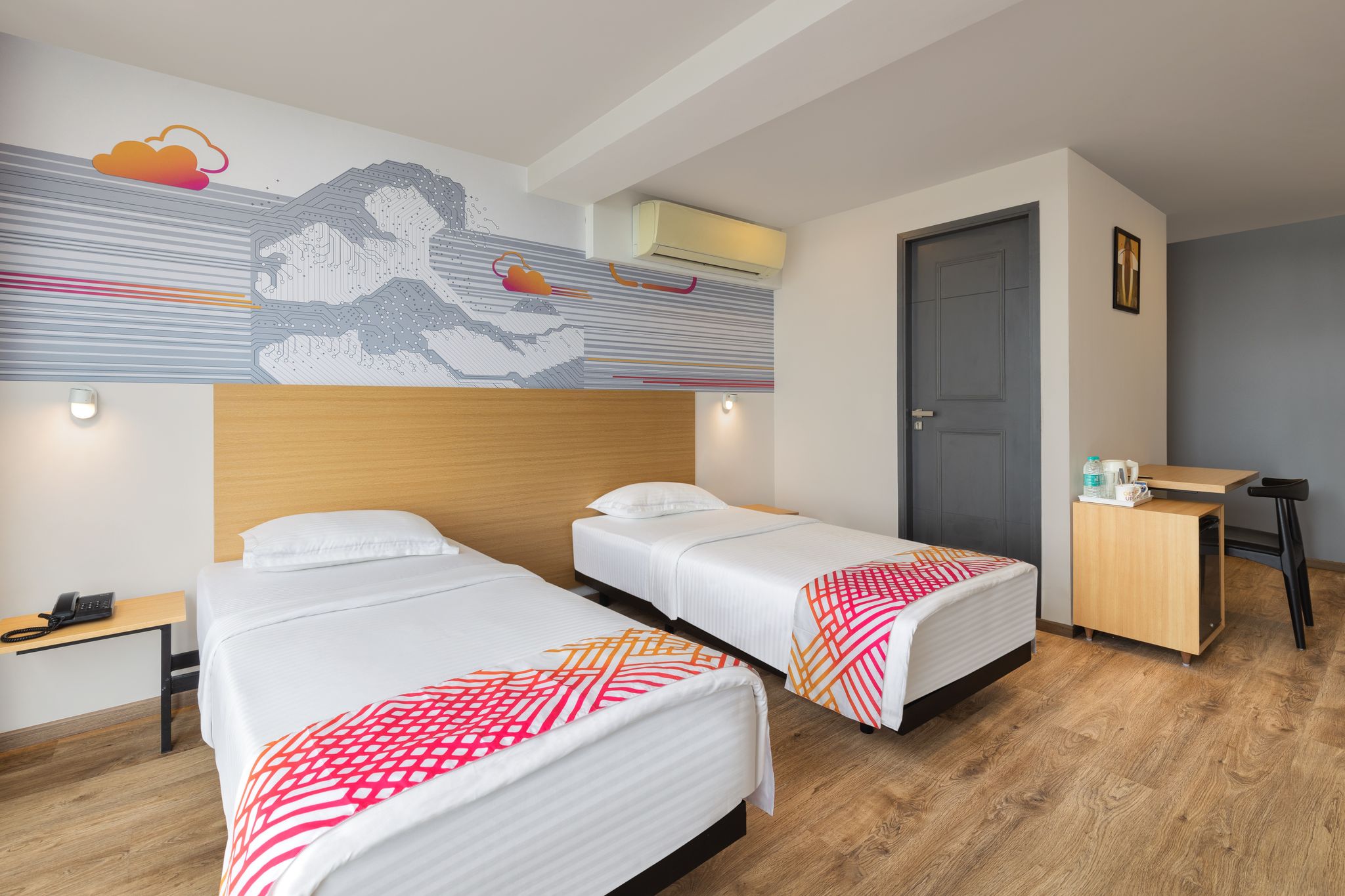 Luxe Twin Room with City View