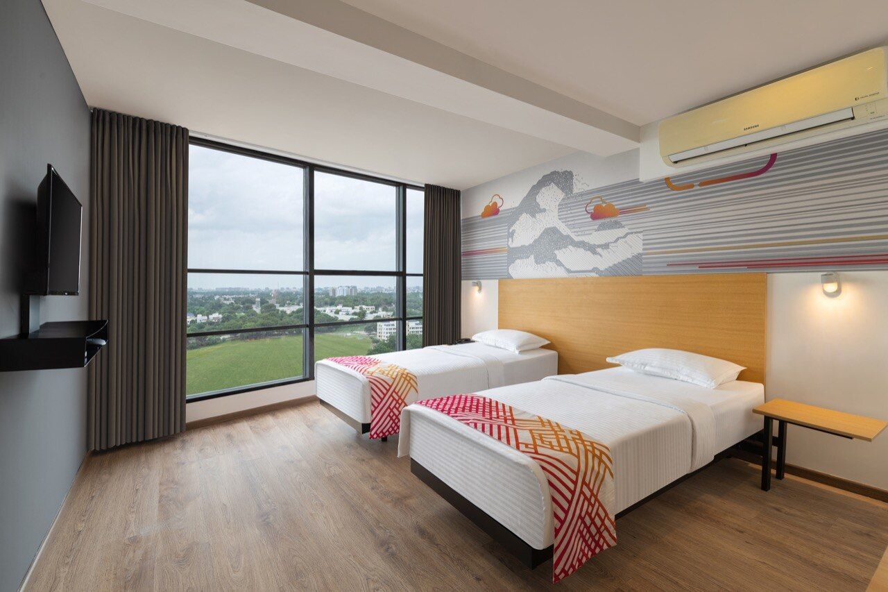 Luxe Twin Room with City View
