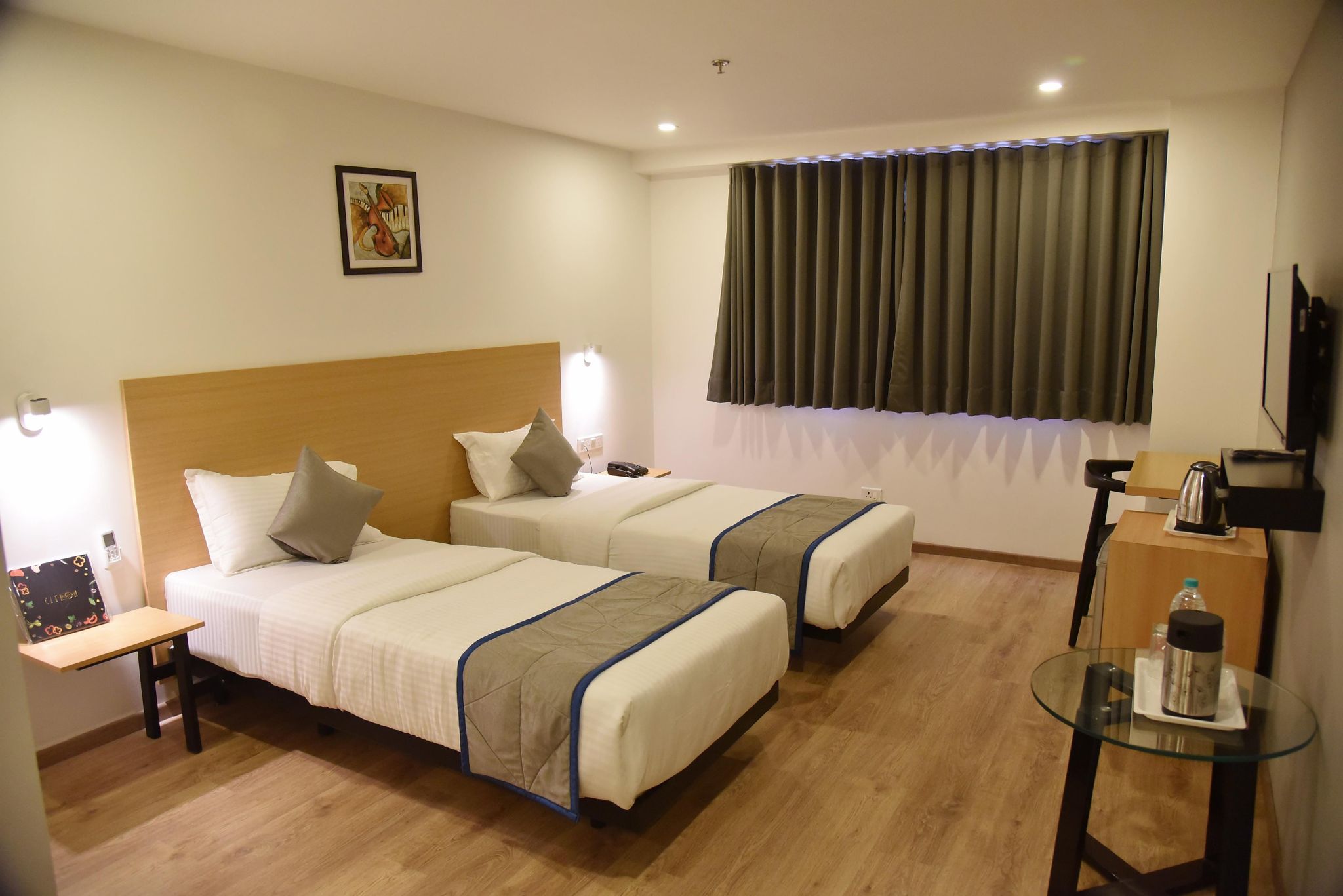 Ginger Ahmedabad, RTO Circle Luxe Twin Room 9