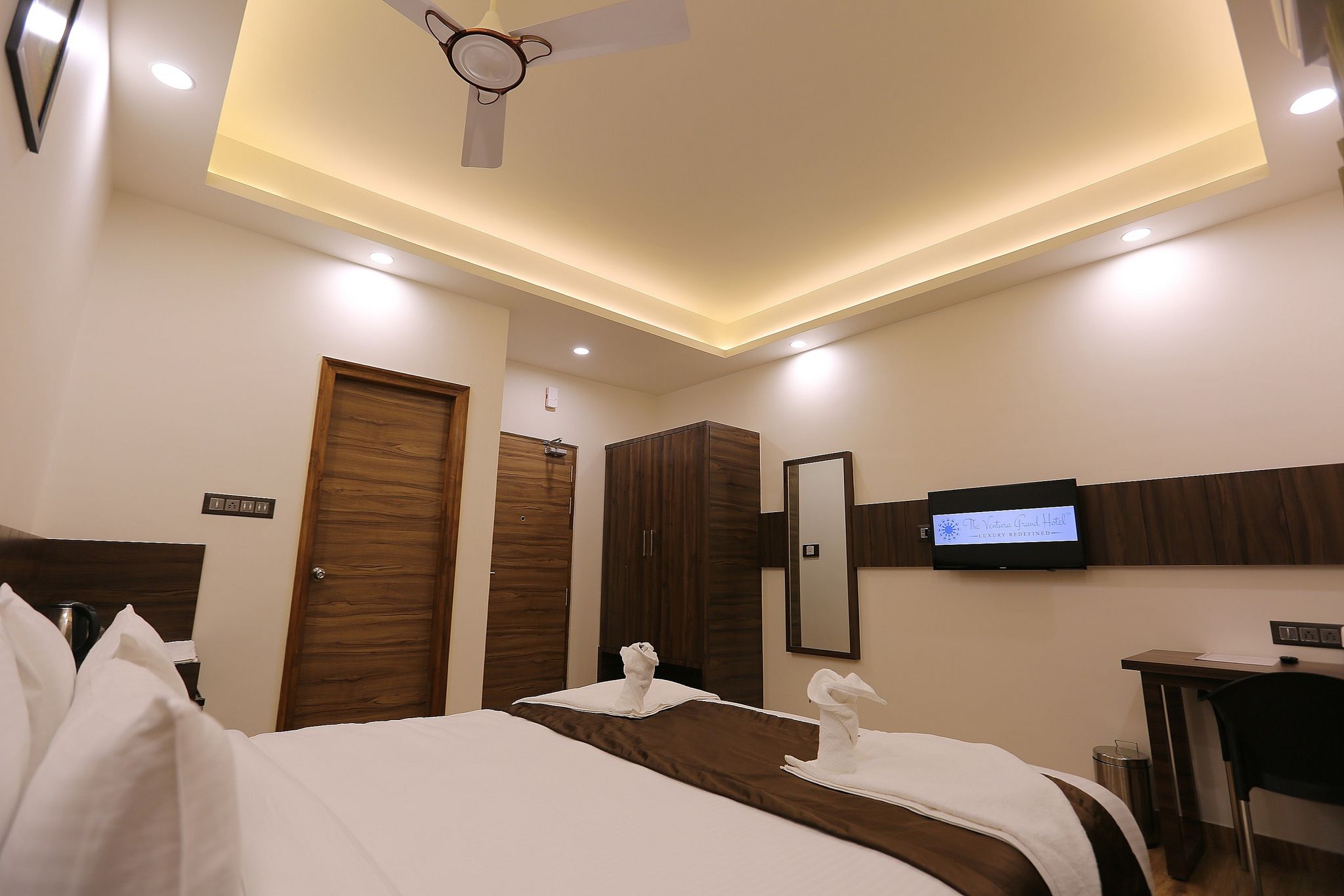 Deluxe Room Queen Bed