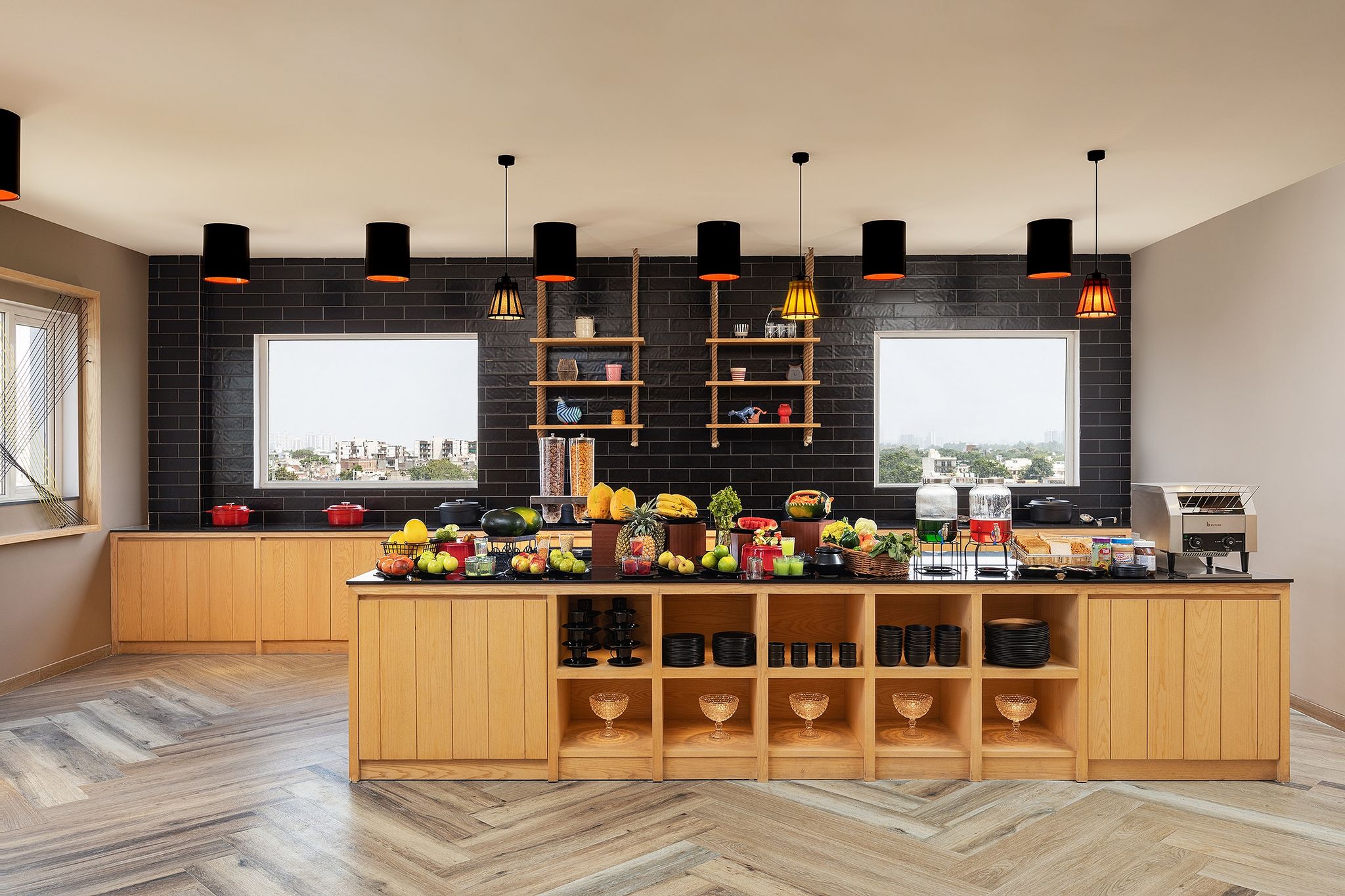 Food & Dining