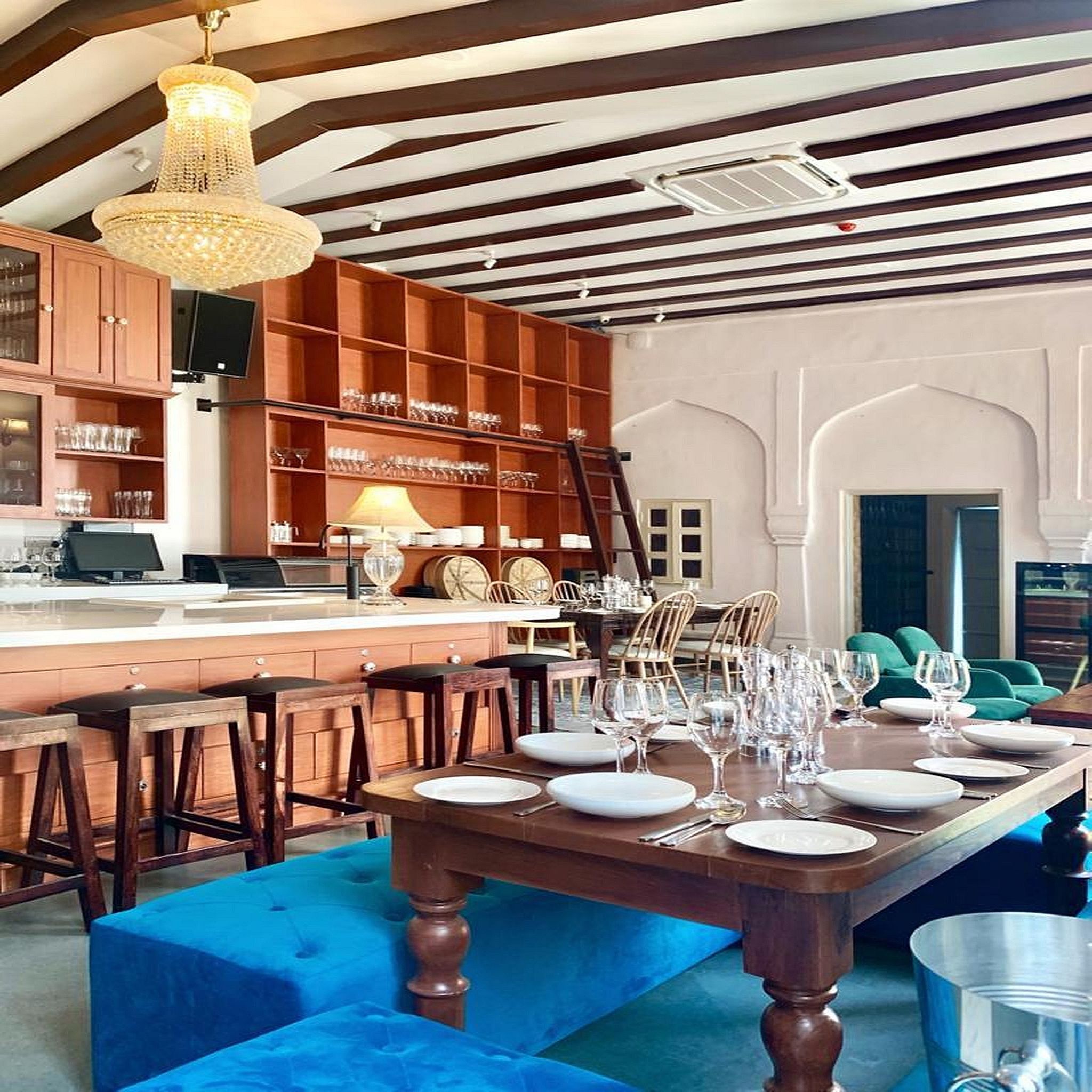 Food & Dining