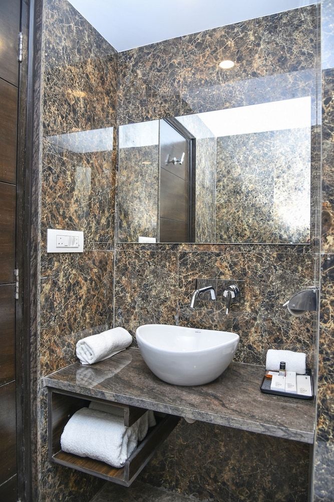 Hotel SunCity Plaza Deluxe Room 11