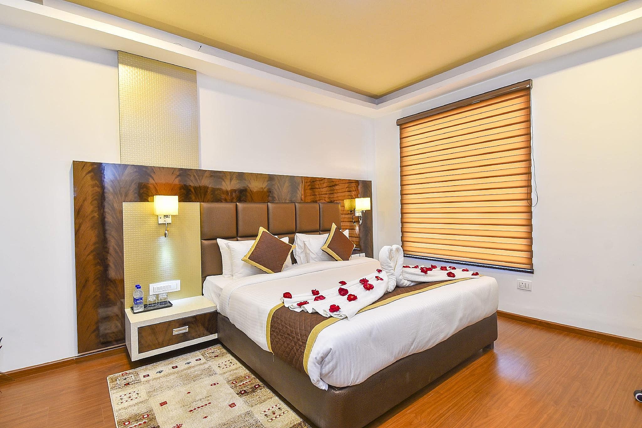 Hotel SunCity Plaza Deluxe Room 2