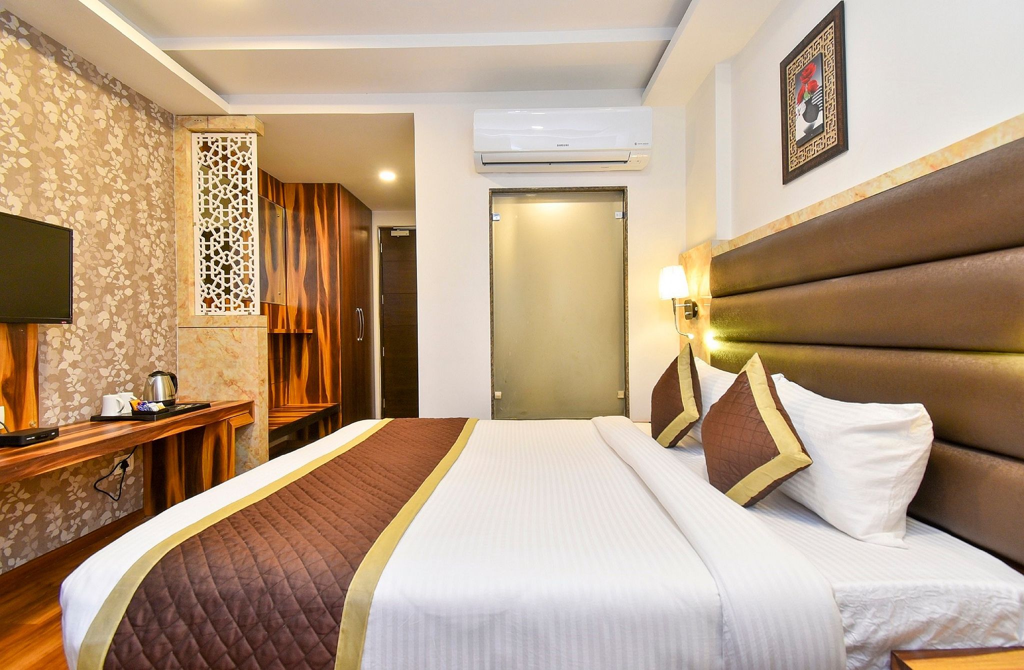 Hotel SunCity Plaza Deluxe Room 5