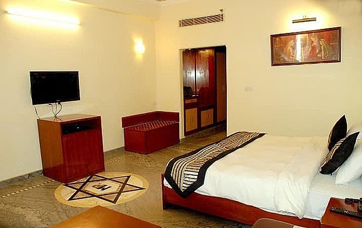 La Premier Spa Resort Deluxe Room 2