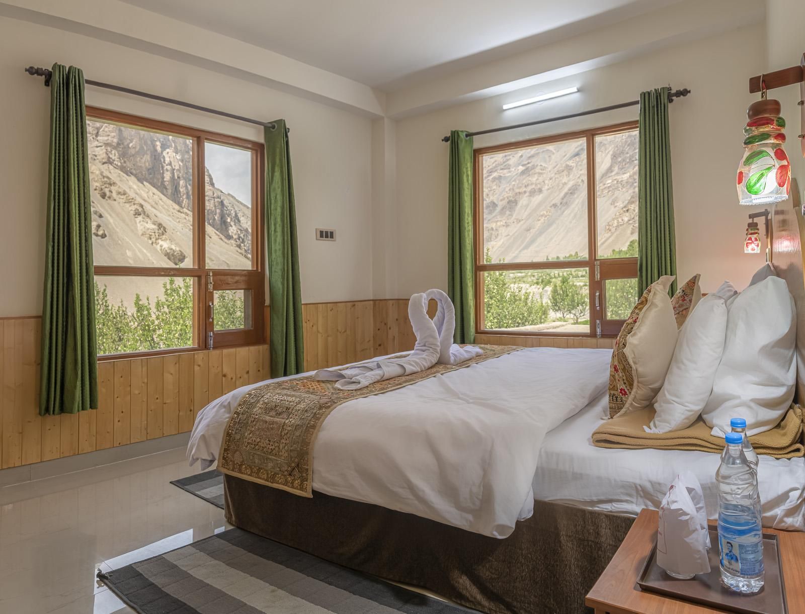 Deluxe Room with Valley View
