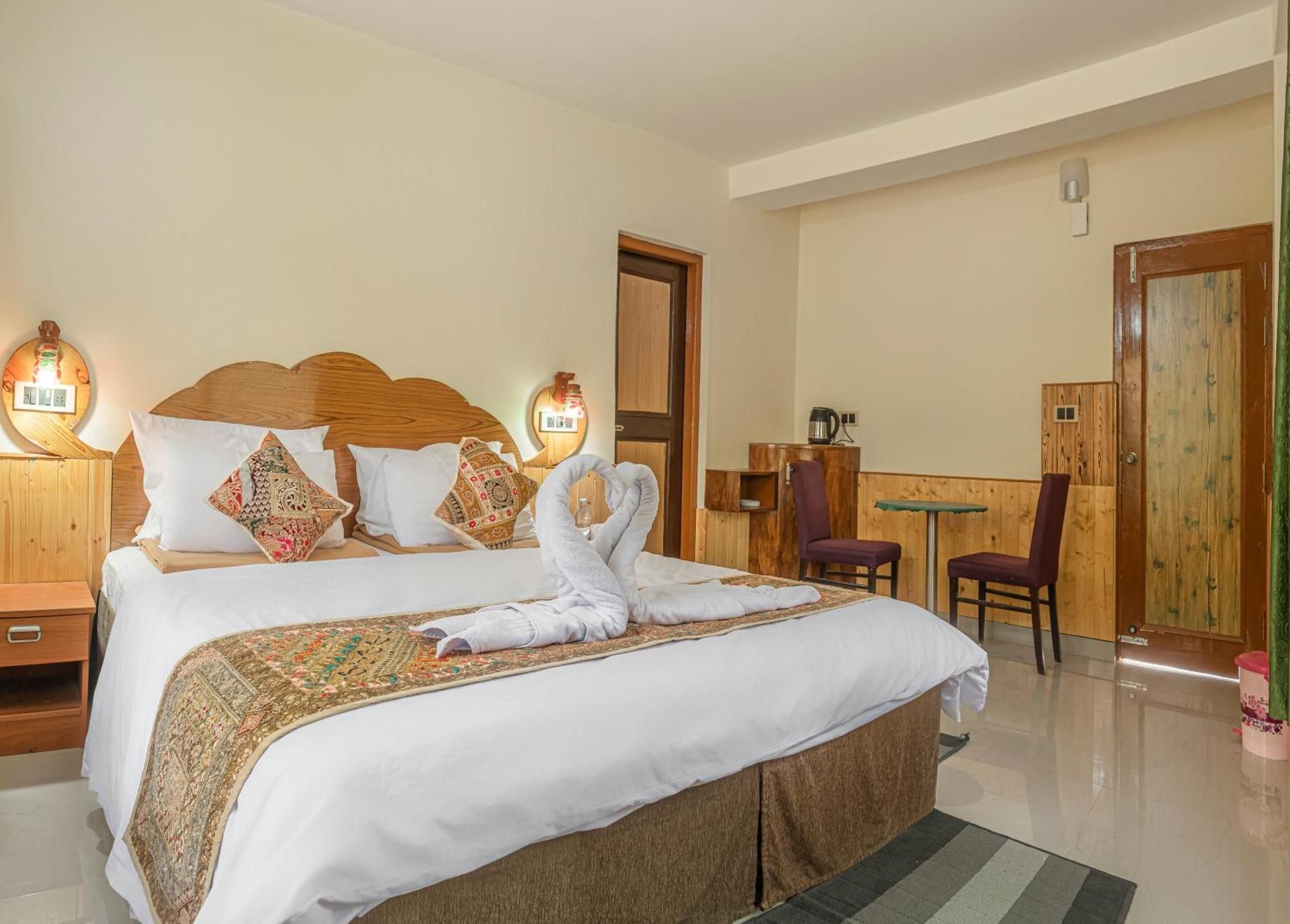 Deluxe Room with Valley View