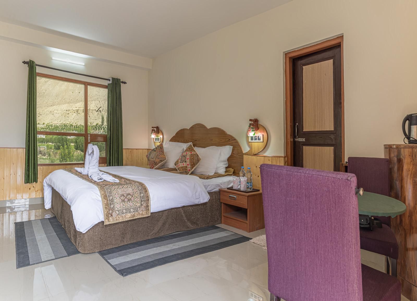Deluxe Room with Valley View