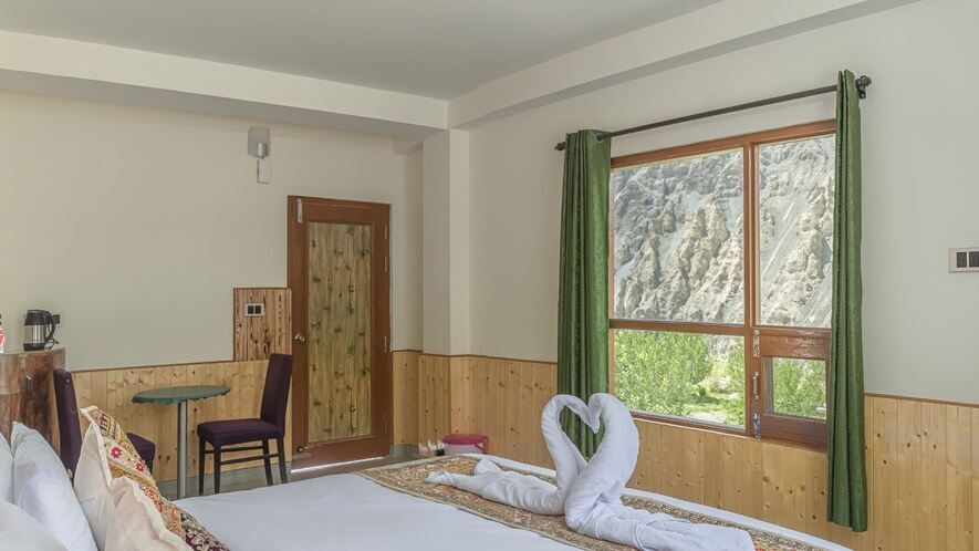 Deluxe Room with Valley View
