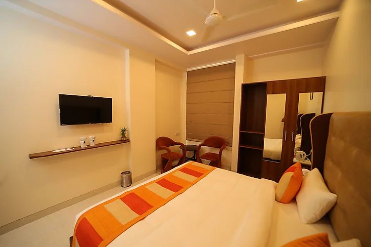 Hotel Myriad Inn Deluxe Room 3
