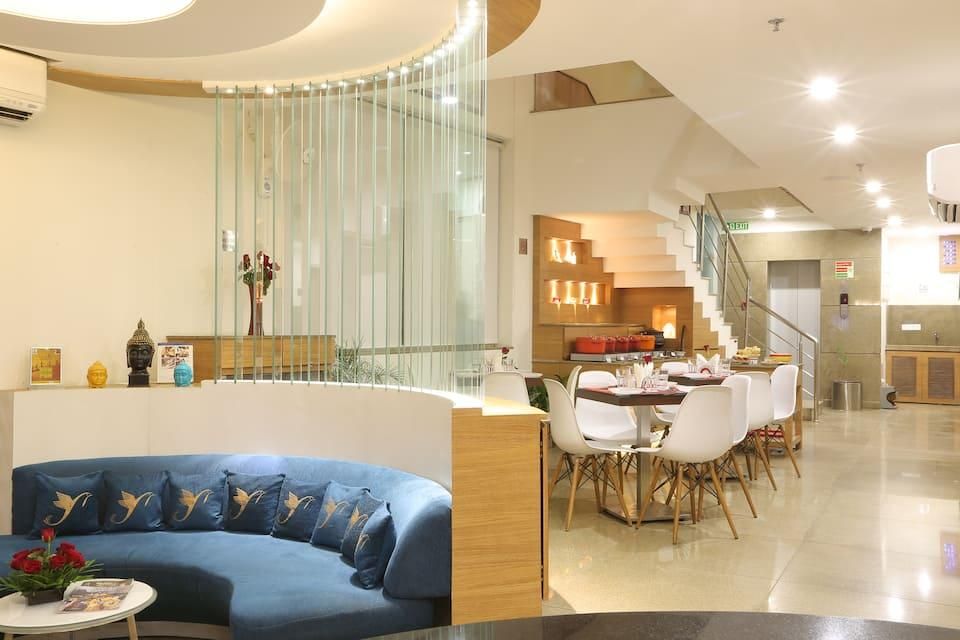 Food & Dining