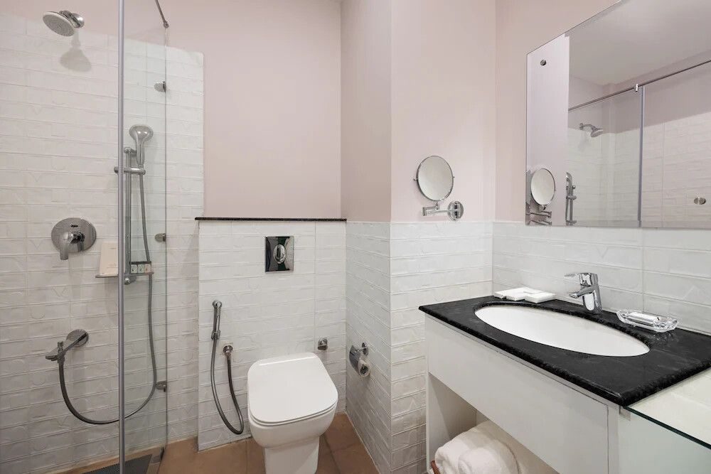 WelcomHeritage Santa Roza Kasauli Deluxe Room 8