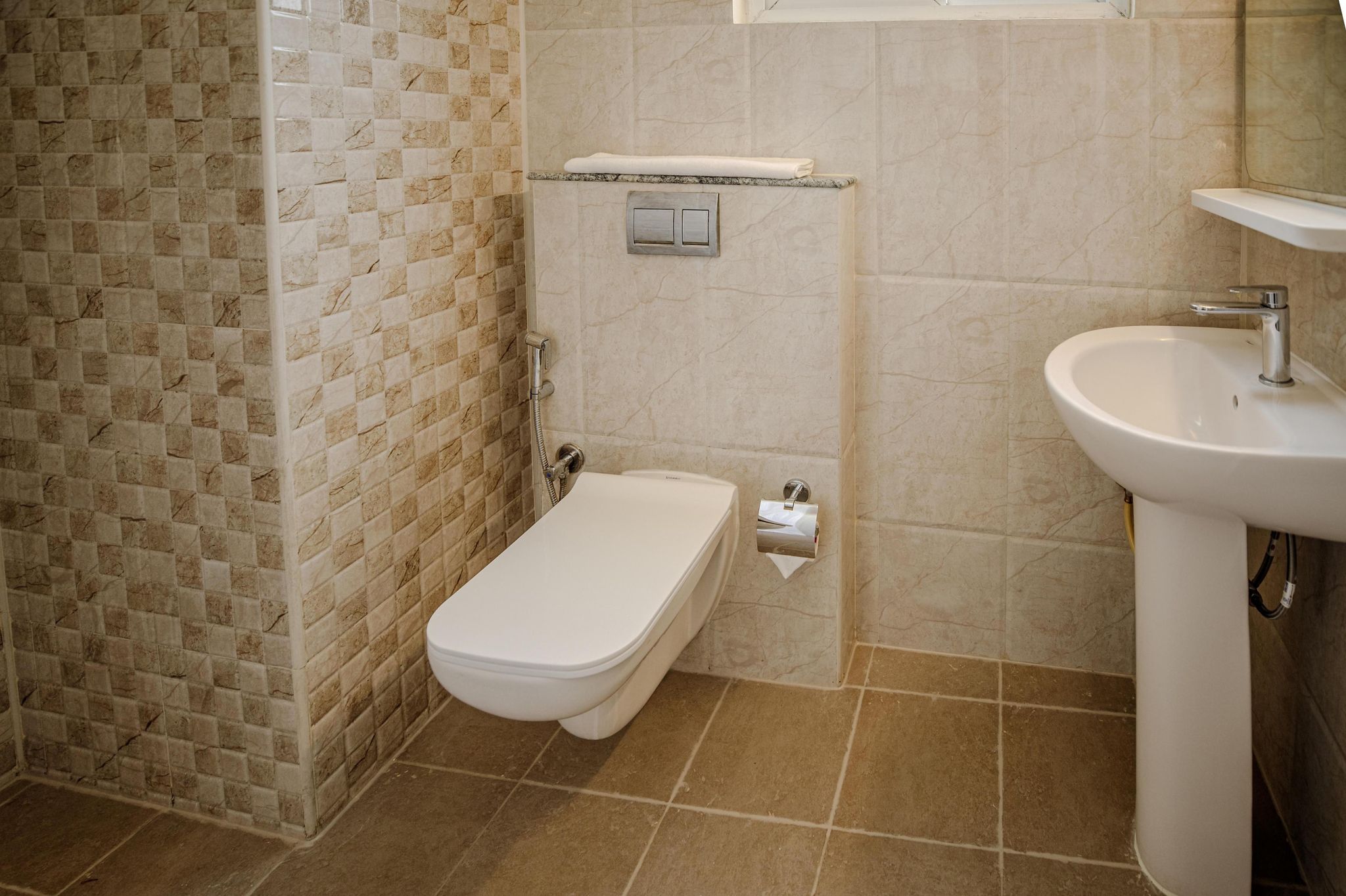 Bloom Hotel - HAL Old Airport Rd Standard King 7